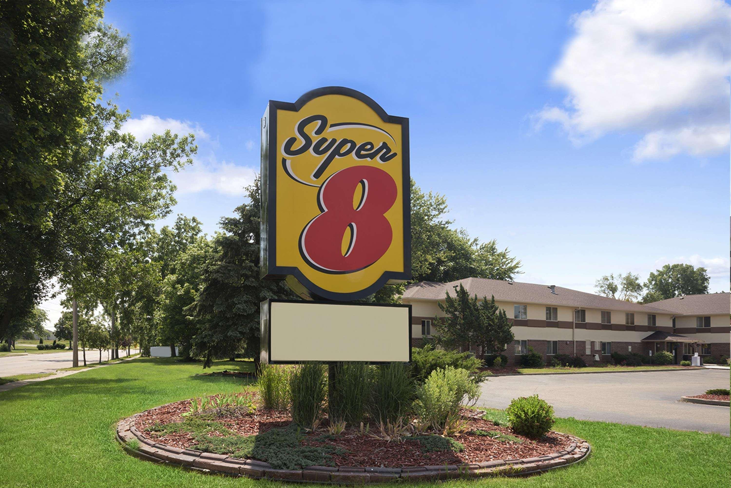 מלון Super 8 By Wyndham Whitewater Wi מראה חיצוני תמונה